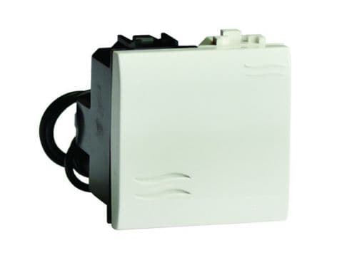 Выключатель 1-кл. 2мод. Brava 16А IP20 с подсветкой бел. DKC 76002BL