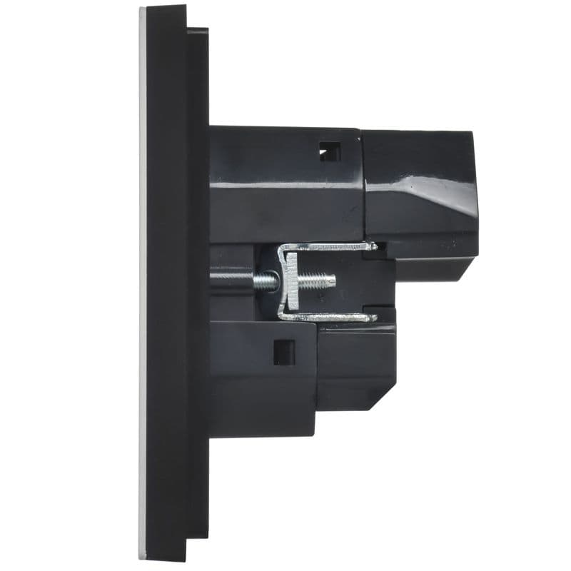 Розетка 1-м СП FORTE&PIANO FP245M 16А IP20 USB A+A 3.1А с заземл. защ. шторки винтовое крепление бел. IEK FP-R14-16-U21-D31-M-K01